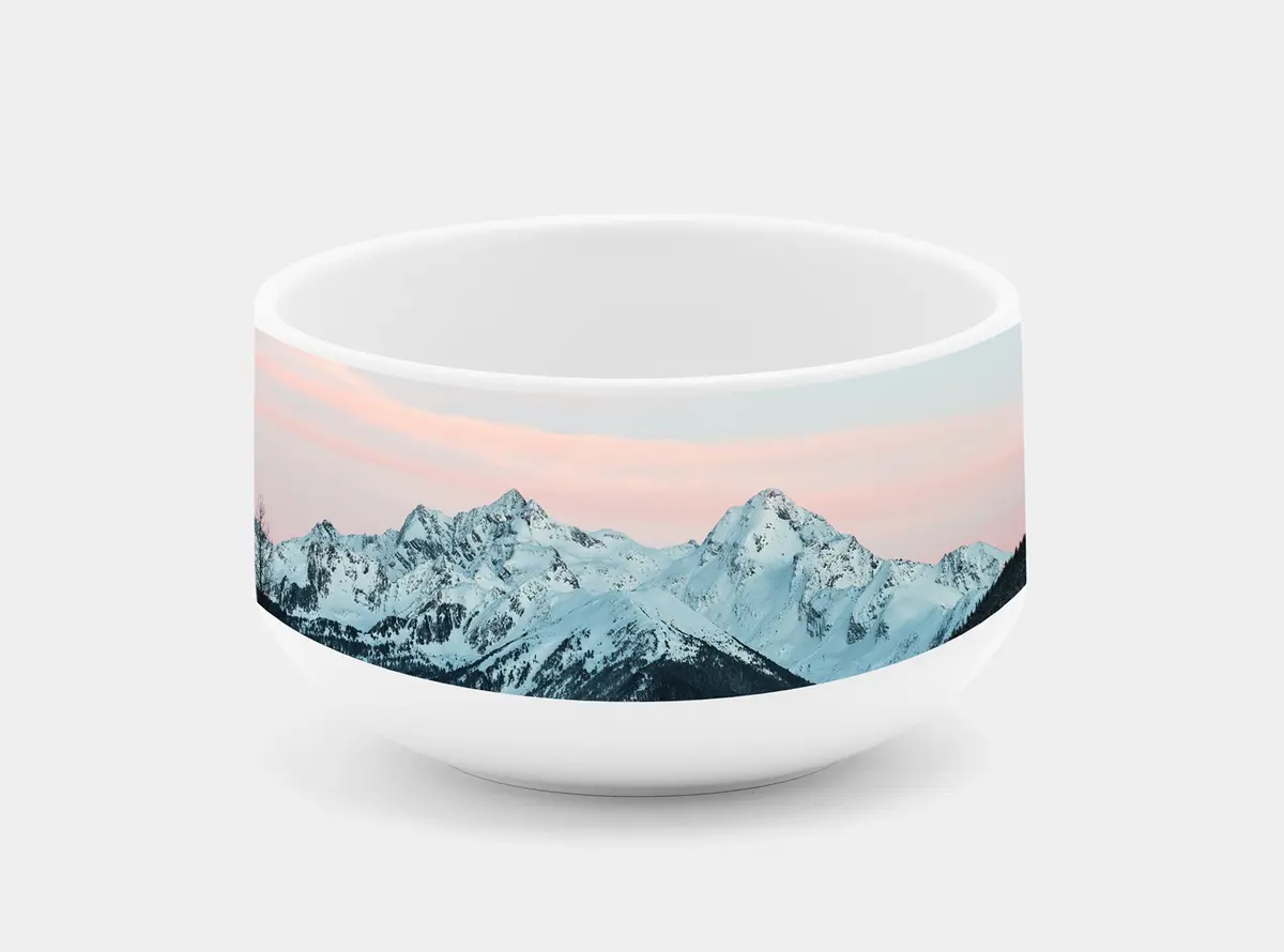 Müslischale mit Foto eines Bergpanoramas